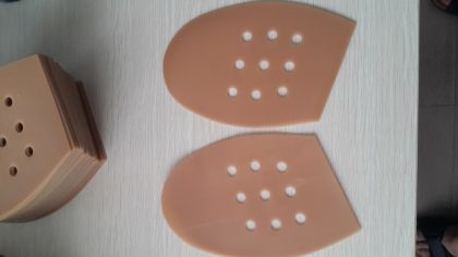 中山市三鄉(xiāng)鎮(zhèn)邦耐鞋材廠 BN中底薄片鞋底鞋材與TPR鞋底的創(chuàng)新應用